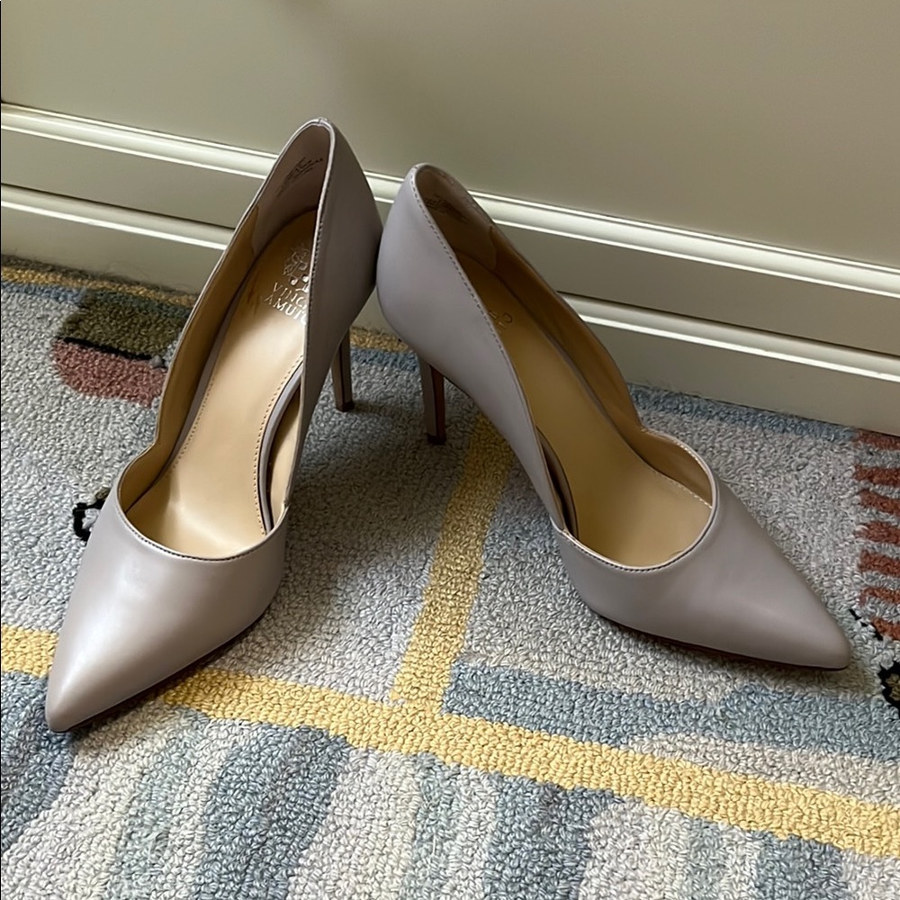 Vince Camuto Tan Pointed-Toe Heels Sleek Design